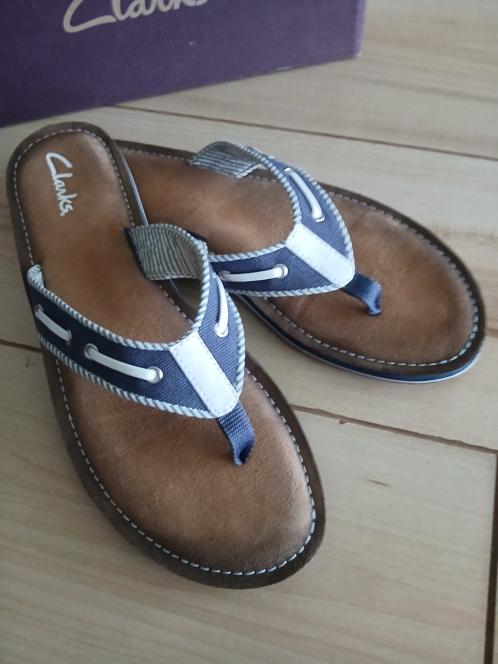 Clarks Navy Marine Thong Sandals Size 10